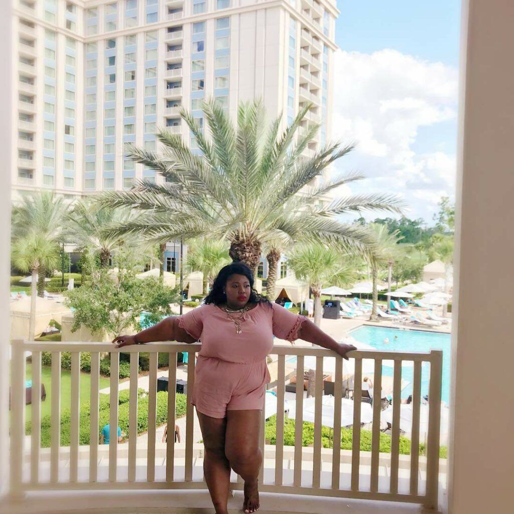 Plus size blogger spotlight- the chritstian simone 