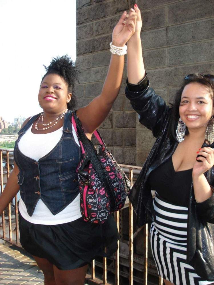 Gabi from YFF holds her last MTVTJ challenge at the Brooklyn Bridge