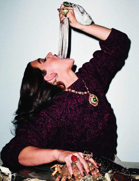Festin- Crystal Renn in Vogue France by Carine Roitfeld and Terry Richardson 