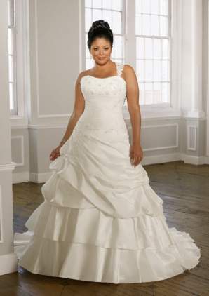 Beautiful With Curves Plus Size Bridal Trunk Show