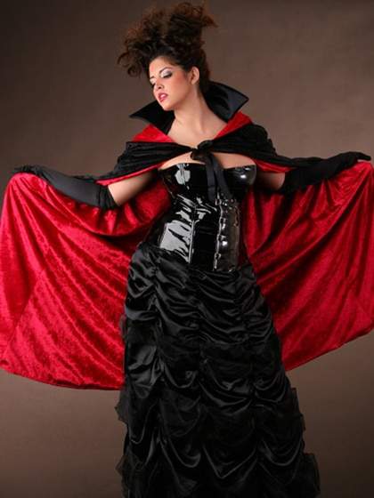 Plus Size Halloween Costumes at Hips and Curves