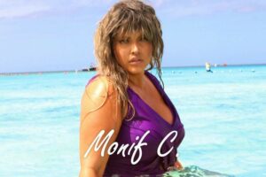 Monif C Plus Sizes Resort 2012 Swimwear Collection