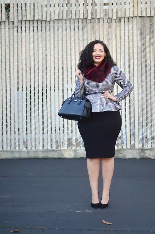 Plus Size Blogger Girl With Curves