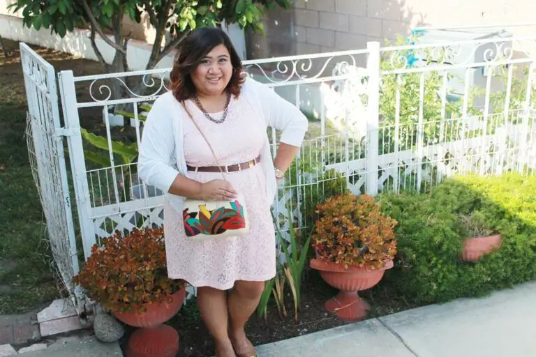 Plus Size Fashion Blogger Spotlight: Nina from Curvy Mod