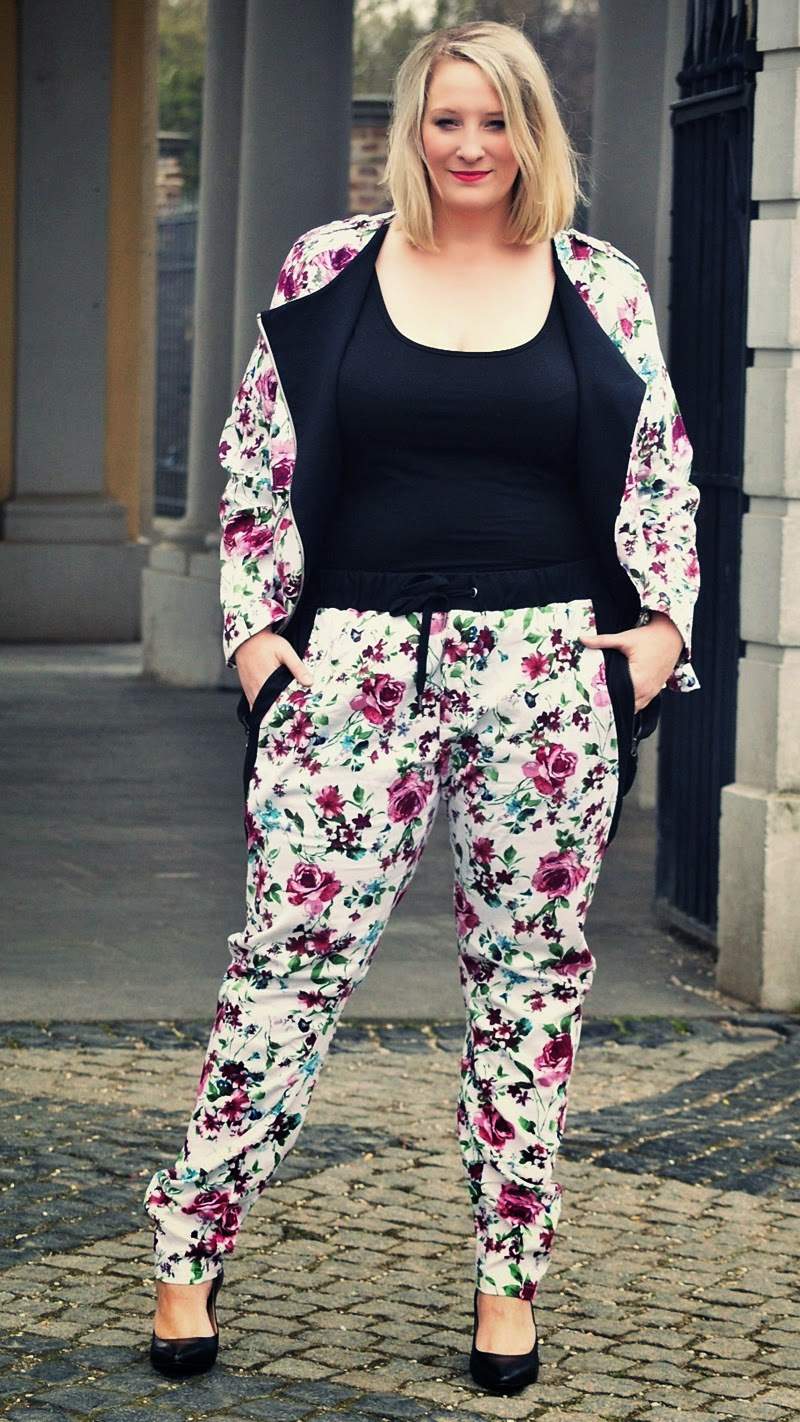 Plus Size Personal Style Blogger Lisa Mosh in CarmaKoma