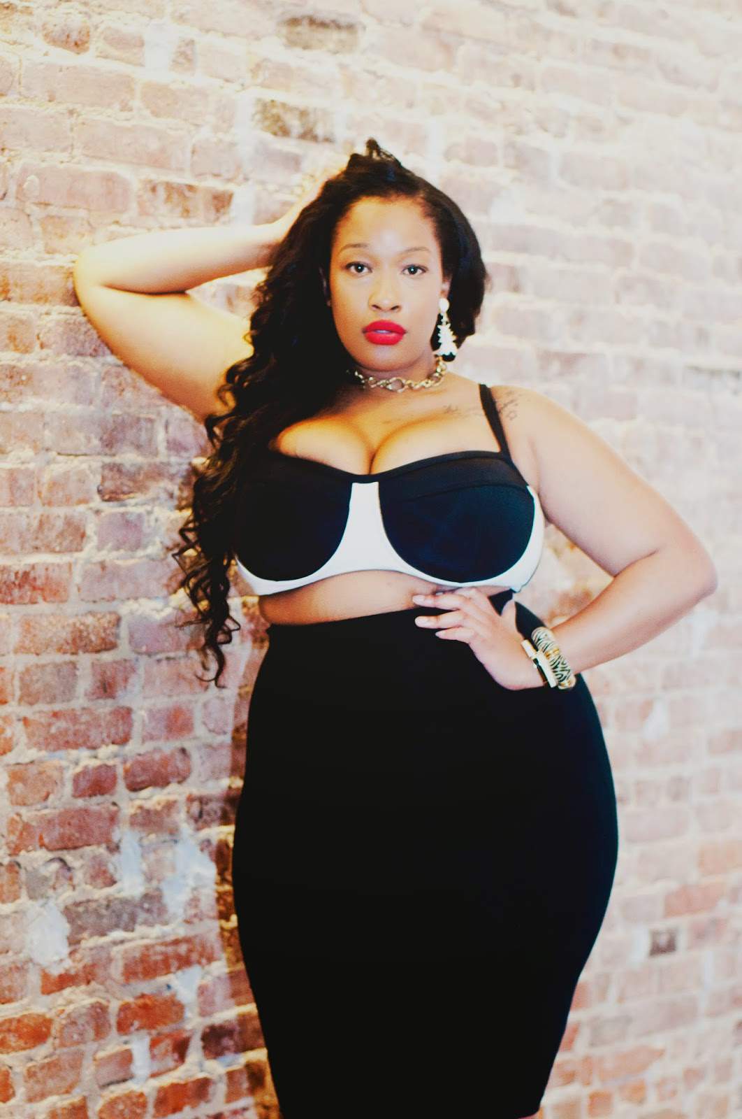 Plus size blogger Essie Golden