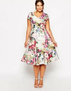 Truly You Floral Plunge Midi Dress on TheCurvyFashionista.com