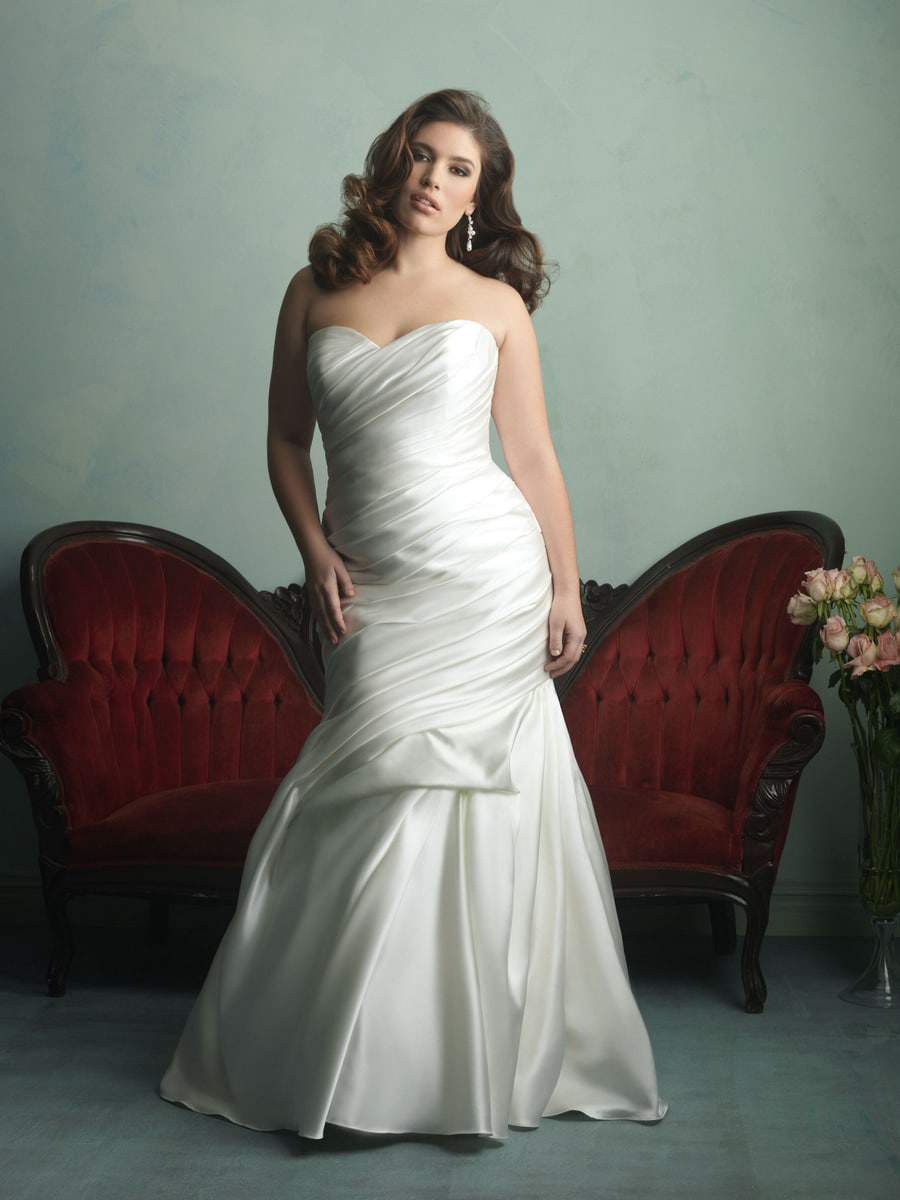 For the Plus Size Bride: Allure Bridals on TheCurvyFashionista.com #TCFBride #TCFStyle