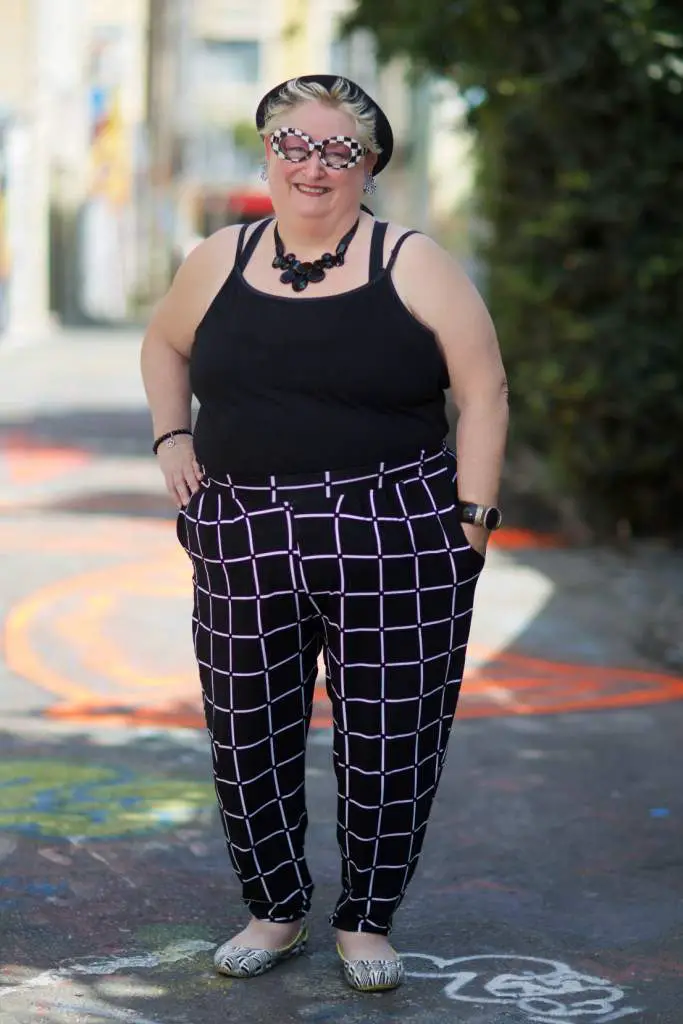 15 Non-Hourglass Plus Size Fashion Bloggers- AfFatshionista