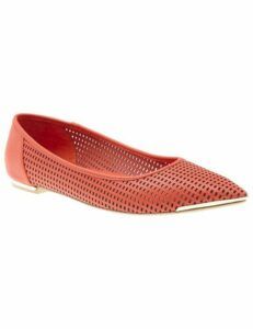 15 Dressy, Playful, and Stylish Wide Width Flats for Spring