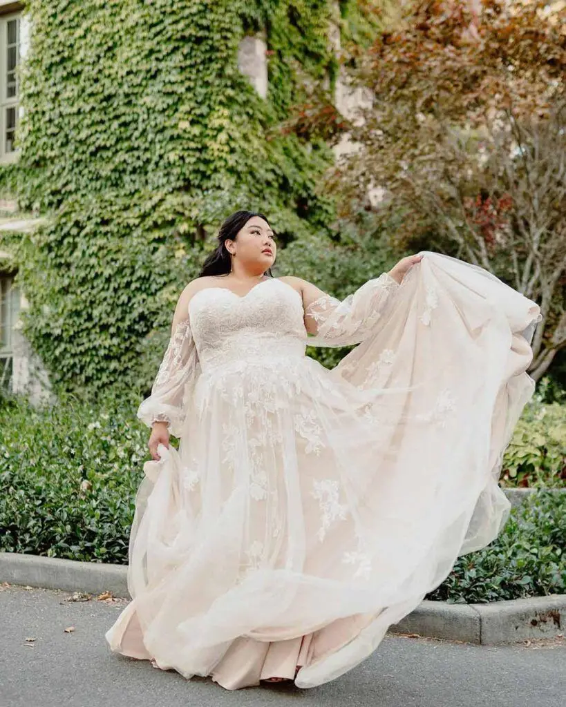 Luxe MN in Stella York- plus size bridal shop