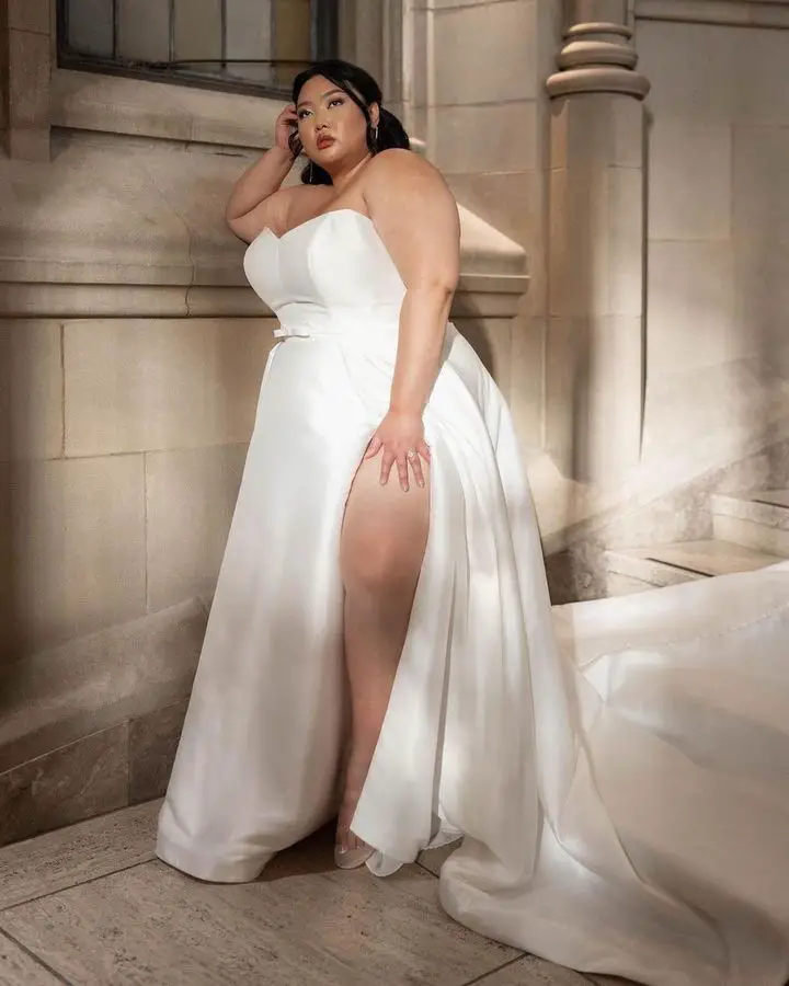 Plus size bridal outlet shop near me