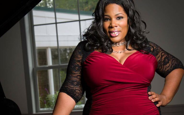 Mezzo Soprano Bri Cooper