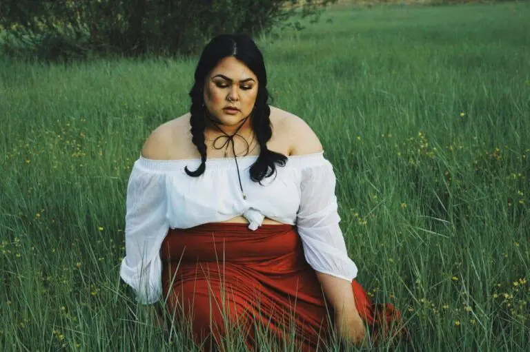 Plus Size Blogger Spotlight- Shameless Cr3ature