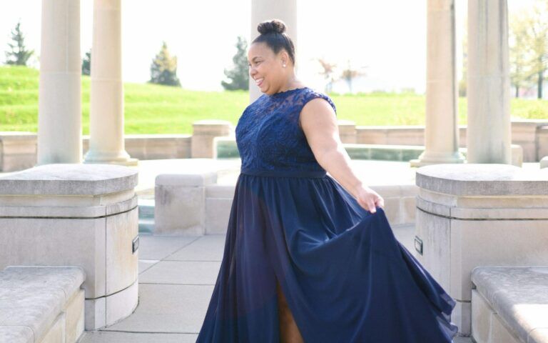Plus size bridal- pretty pear bride