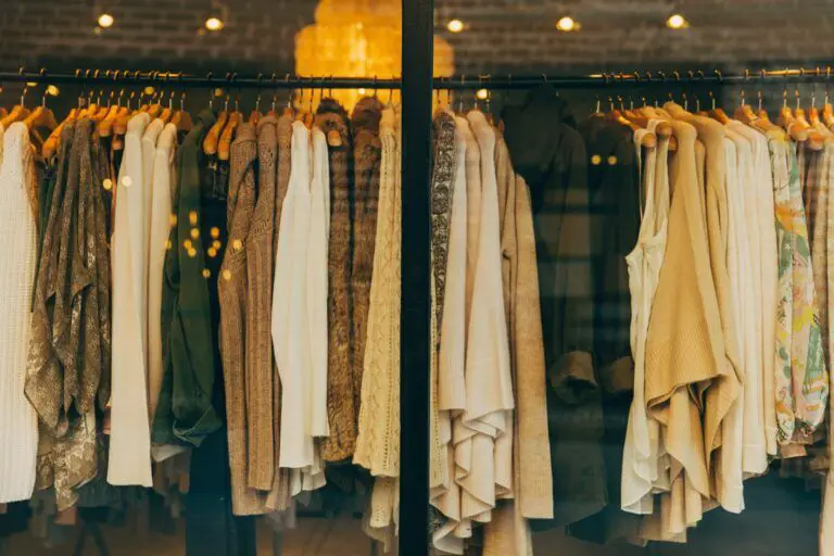 Traveling the Globe? Here are the 10 Best Cities to Shop Plus Size Fashions Around the Globe