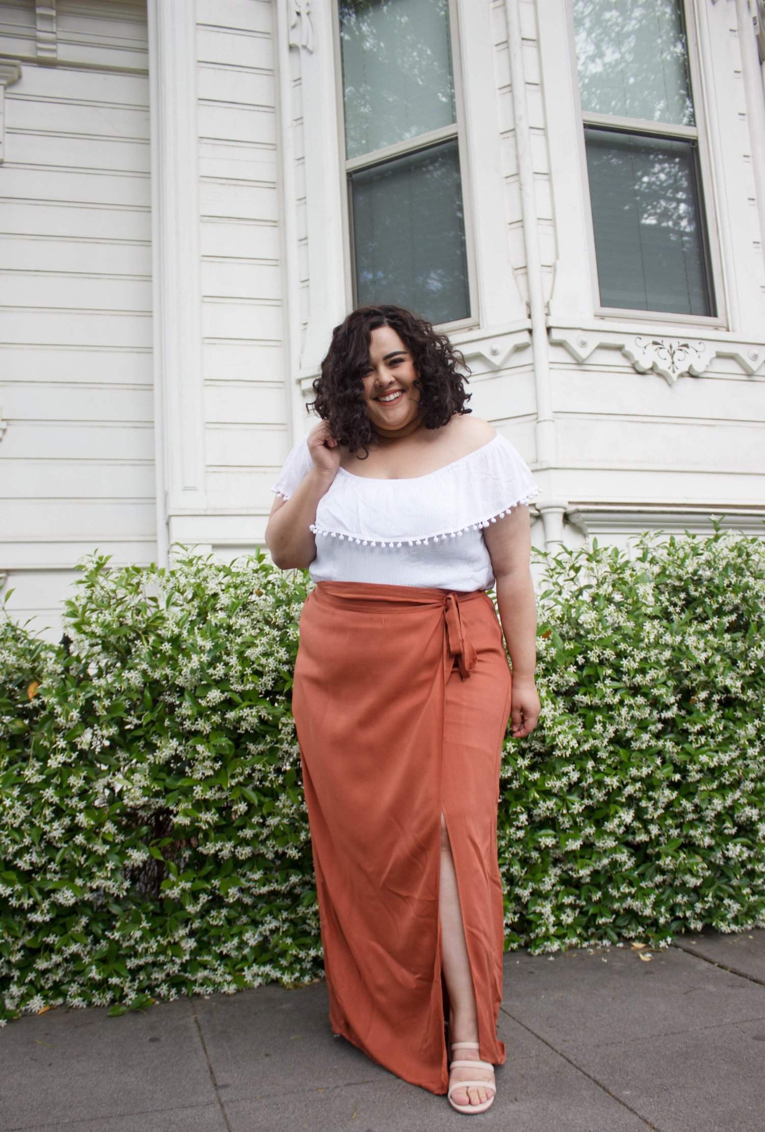 Plus Size Fashion Blogger- Mona of The Smiling Sweetheart