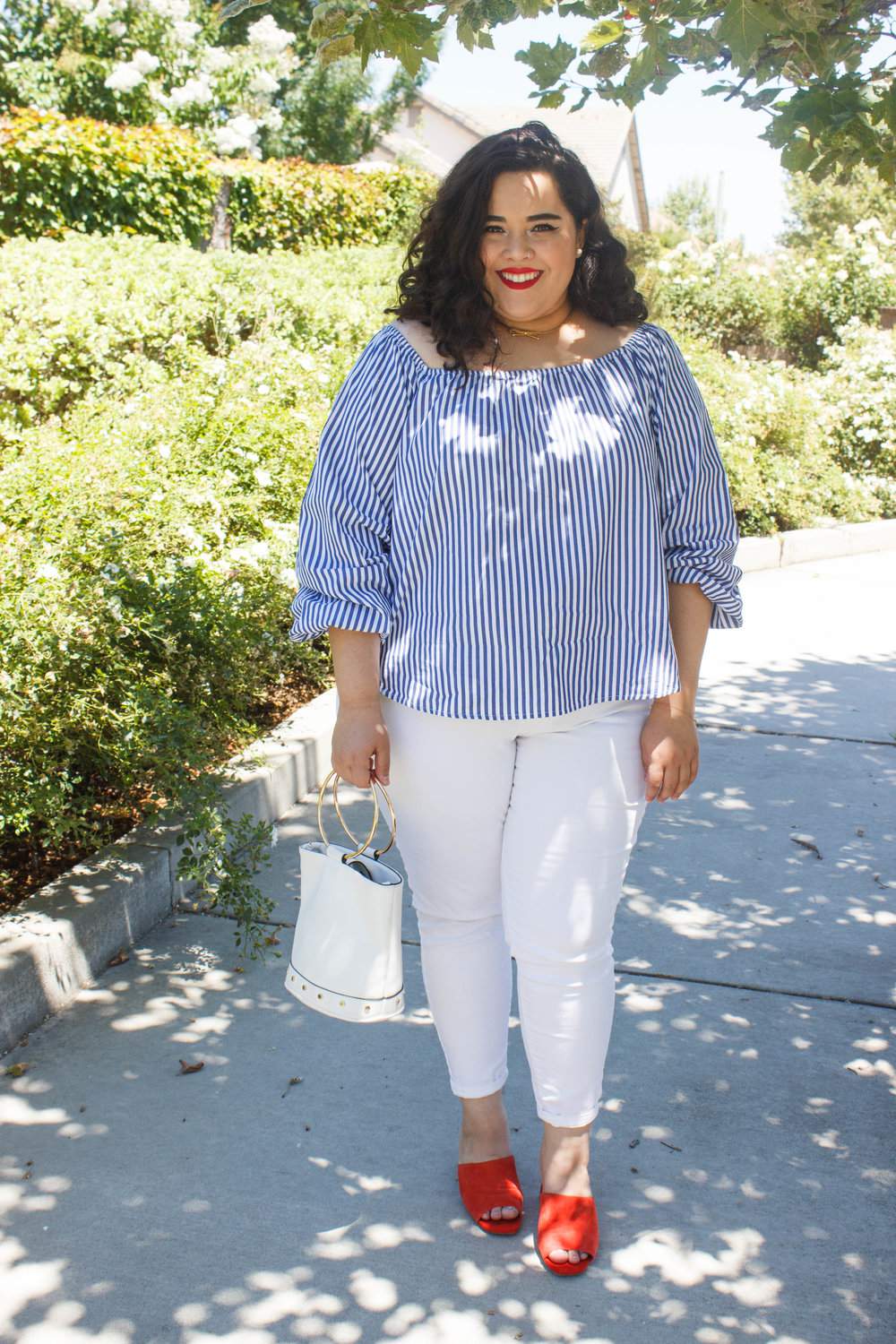 Plus Size Fashion Blogger- Mona of The Smiling Sweetheart