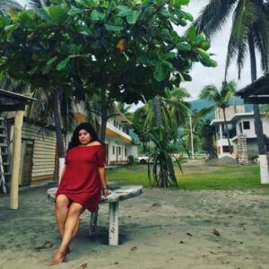 plus size tumblr, plus size dress, plus size trends, plus size fashion, trendy tumblr, off the shoulder dress, plus size red dress