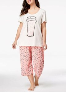 Hue Plus Size Printed Capri Pajama Set