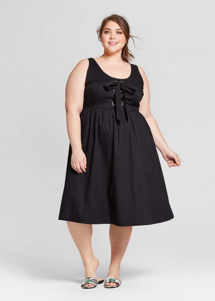 How many plus size little black dresses do you own? We are having a little fun in this Premme Plus size little black dress and sharing a few more LBD finds!