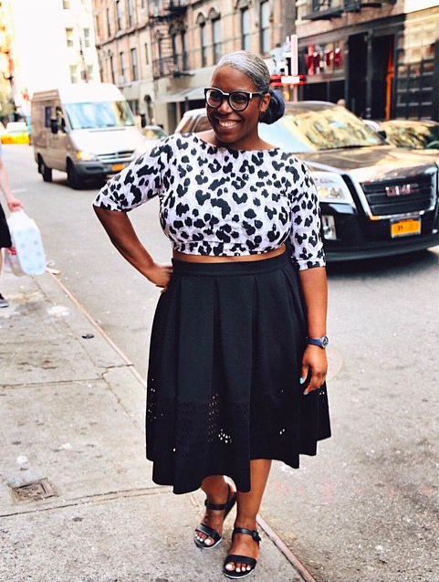 Crop tops are all the rage right now--yes, even for the plus size fashionistas! Check out these 10 bloggers rocking crop tops that we're loving. 