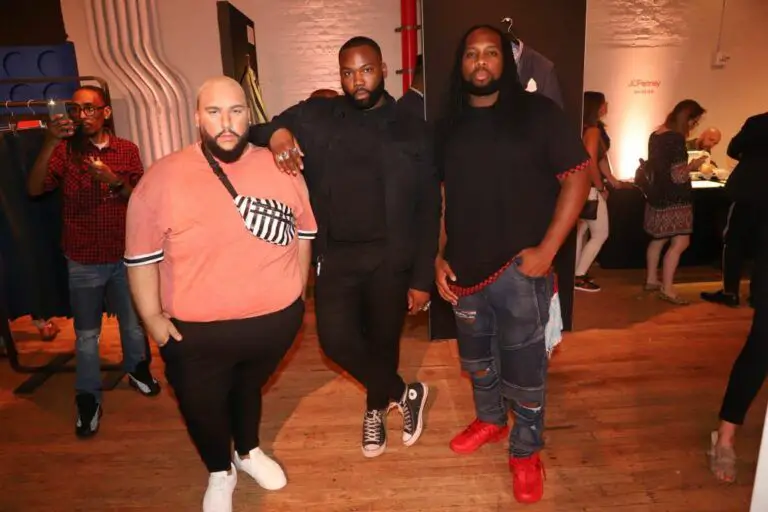The Gentlemen’s Curb pictured with Lord Parchment and Ady DeValle