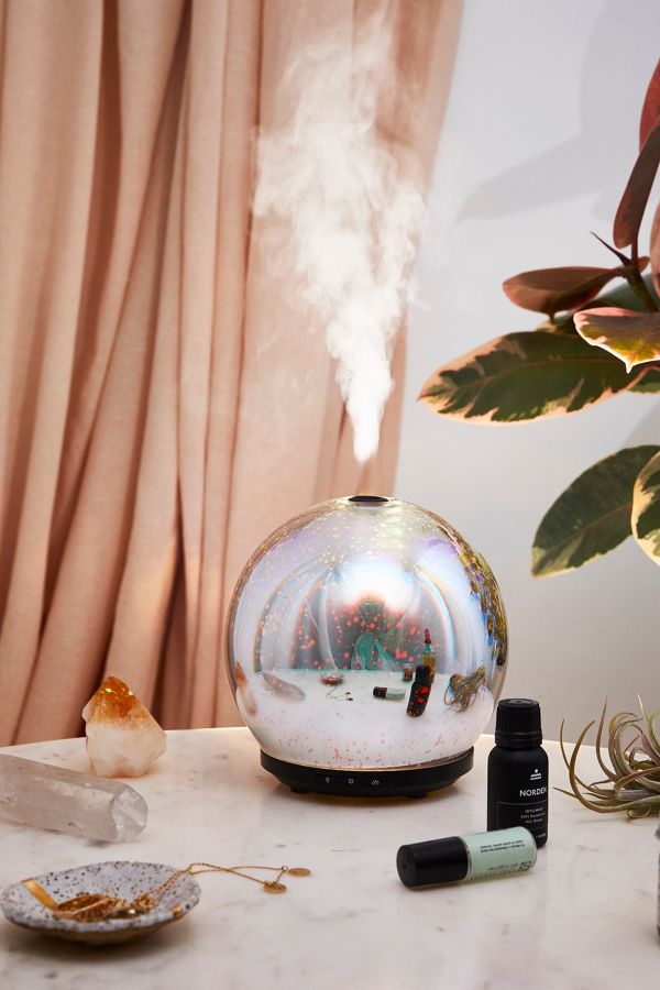 TCF Gift Guide: 3D LED Gala Essential Oil Diffuser