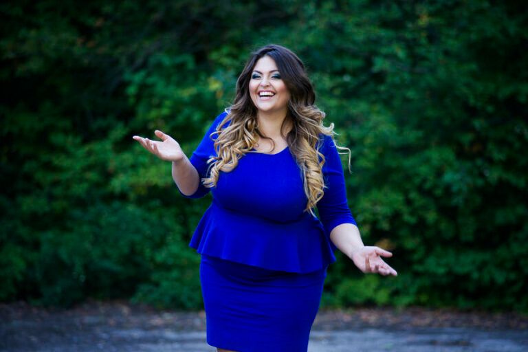 Ask TCF! What are the Best Photos for Plus Size Online Dating?