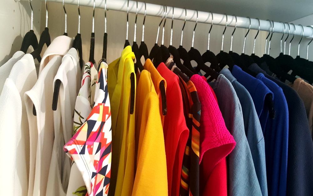 Closet Organization Tips with Hangers and color coding