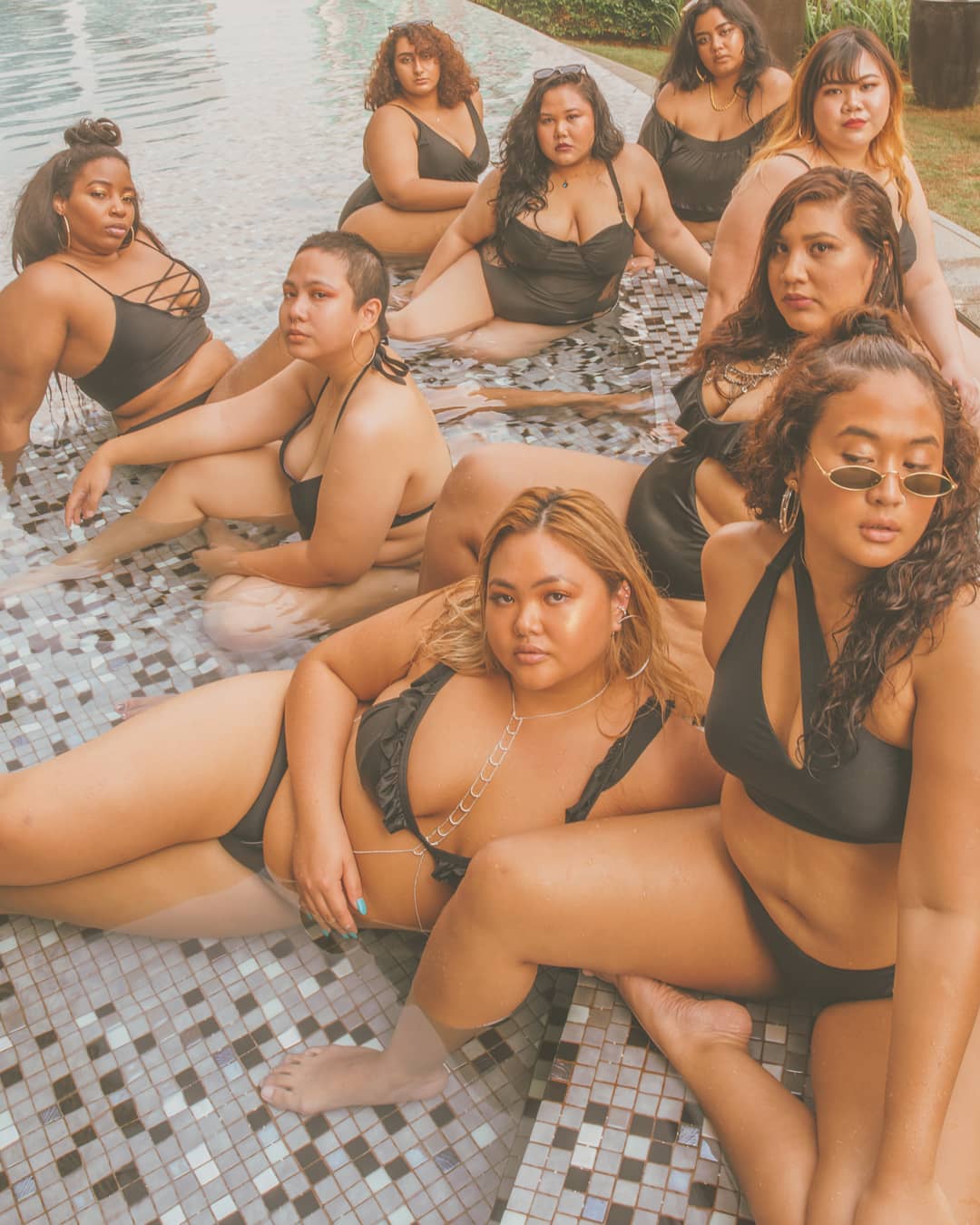 Plus Size Art: These Photos of Plus Size Asian Women Poolside are giving us LIFE!