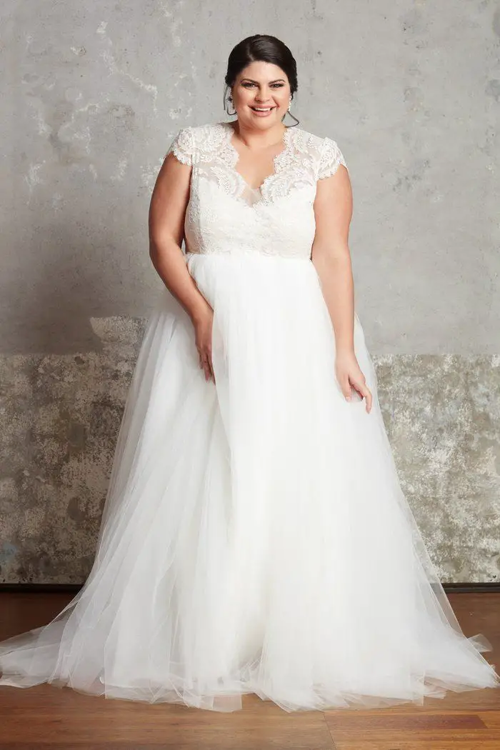 Plus size bridal dresses by Ella & Oak- Anne