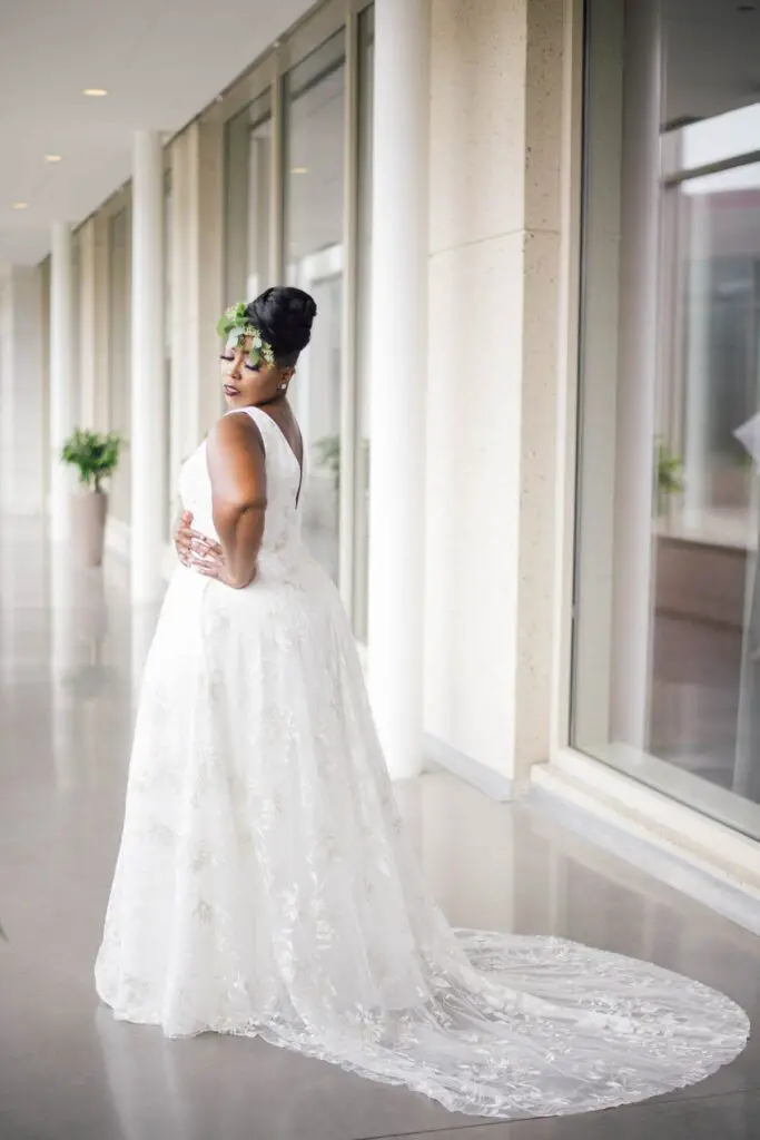 Stunning Plus Size Bridal with the Ella & Oak Fashion Show & Shoot!