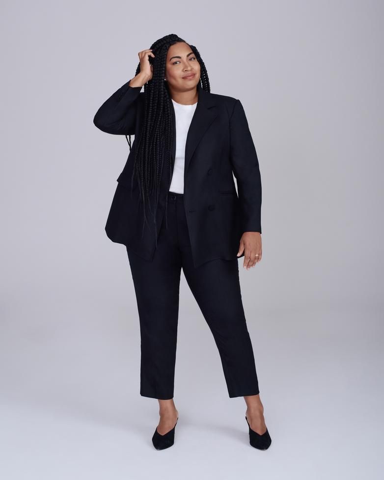 Minimalist plus size wardrobe sale