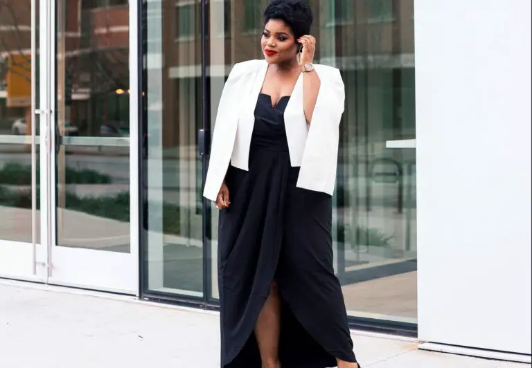 Plus size blogger shows of her plus size Holiday Style at Nordstrom Rack