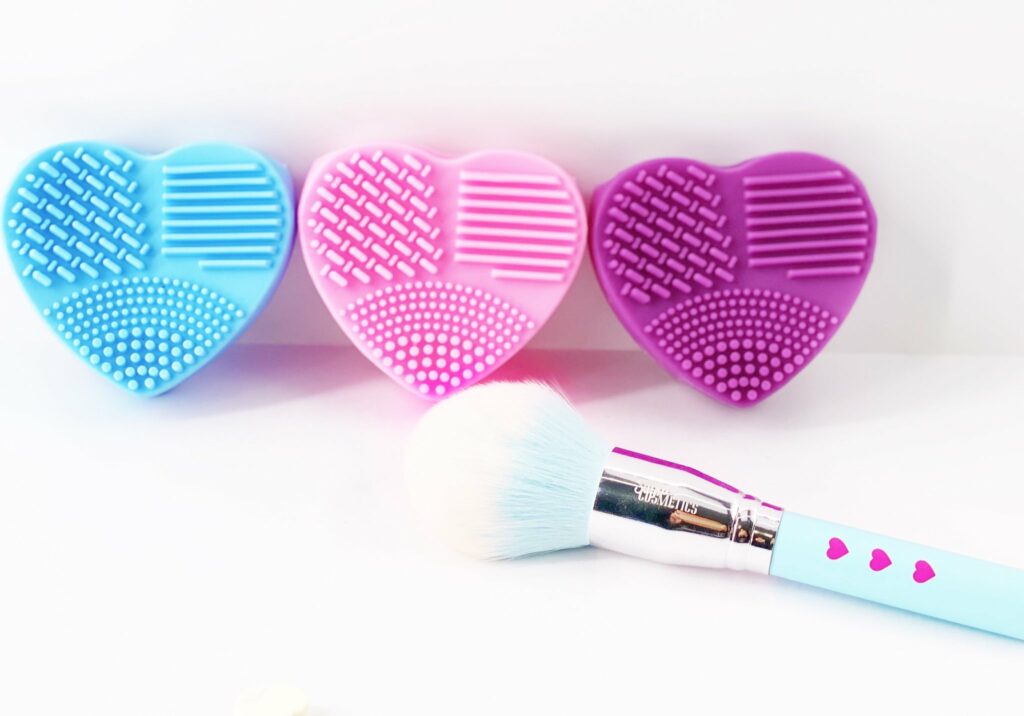 Heart Makeup Brush Cleaner
