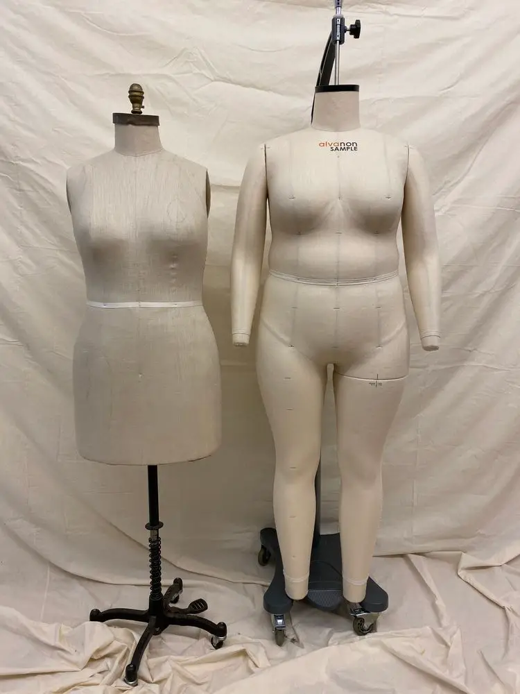 Pari Passu Plus Size Mannequin forms