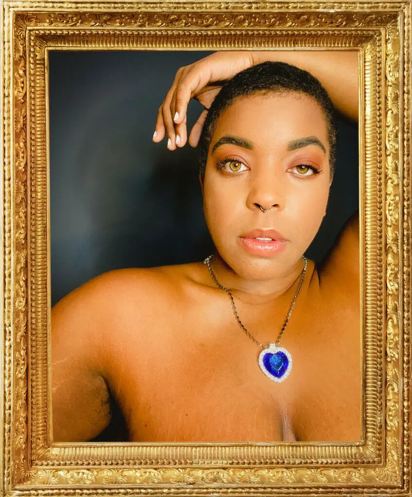 Singer Elle Baez Marries Plus Size Art & Music for Her Single, Paint Me