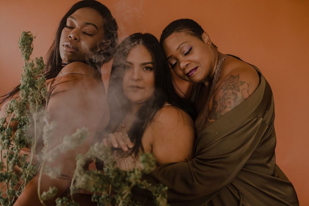 The Holiday CBD Gift Guide for The One Who Needs to Chill 
Photo By @olivejmedia, cofounder of #CurvyCannabis. Models: @honestlyrealhonest, @natashabahe, and @luckypistil