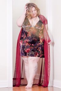 Plus Size Open Robe 13 Dramatic Plus Size Robes That'll Instantly Transform You to an Old ...
