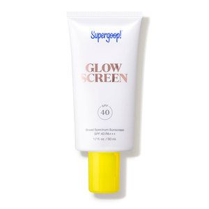 Supergoop-Glowscreen-SPF-40 8 واقيات من أشعة الشمس لحماية حمام السباحة الخاص بك بجانب حمام السباحة