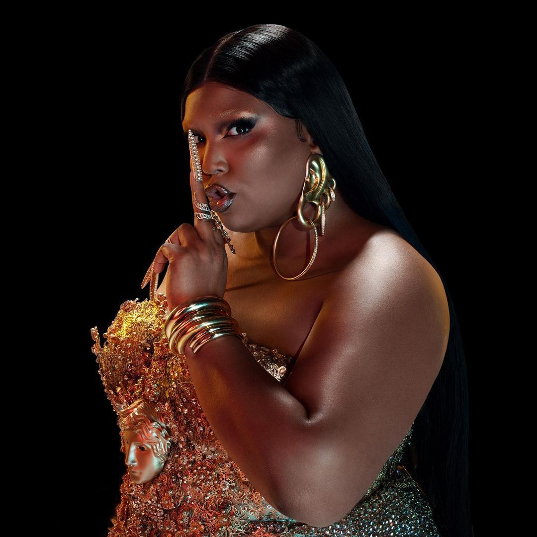 Lizzo debuts Rumors with Cardi B