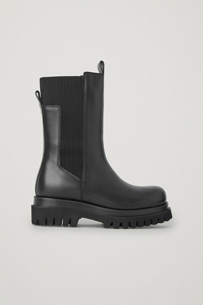 Chunky Fall and Winter boot from COS in black leather with a 1 and 1/2 inch heel