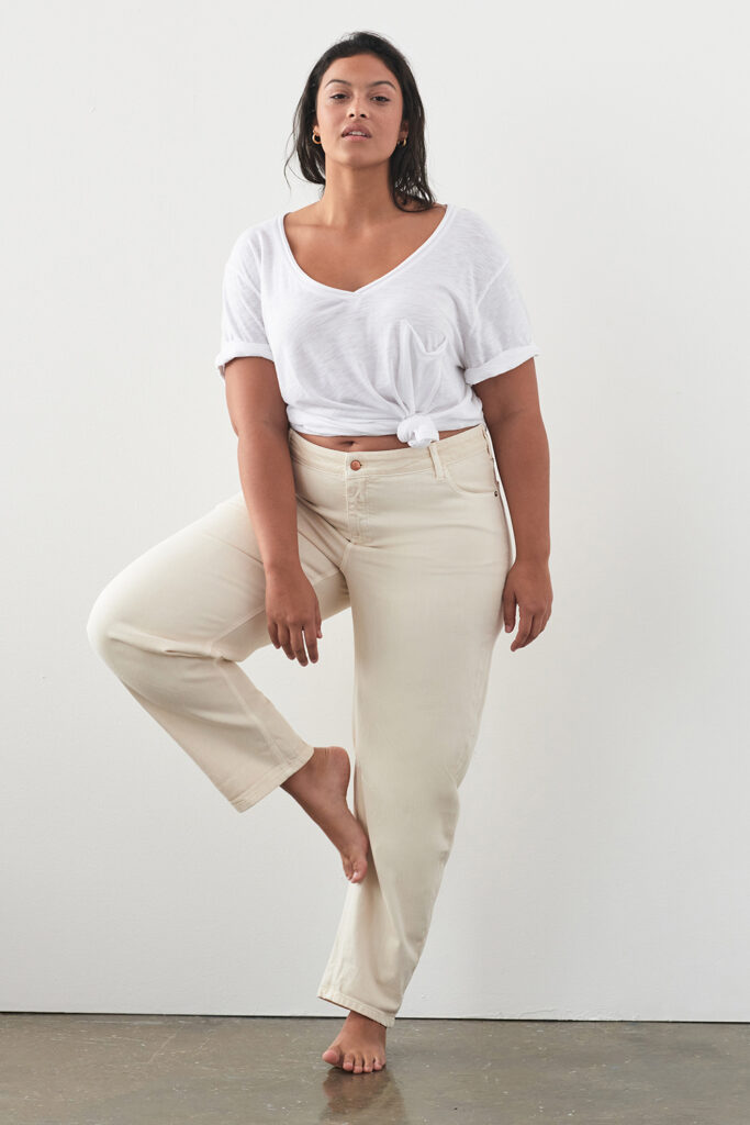 If you are looking for a few more plus size pairs of jeans, then you have to check out the newly launched Pilcro denim from Anthropologie! Sustainable, up through a size 26, and stylish? Sign us up!