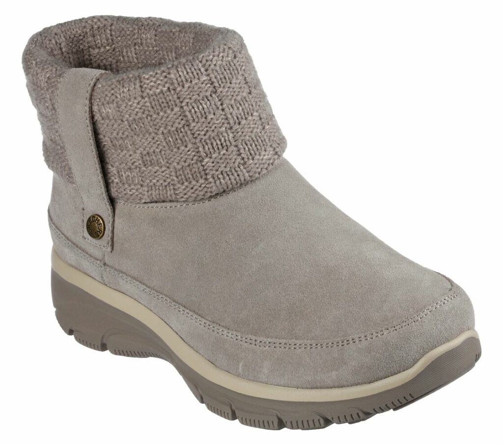 gray knitted boots with rubber sole 