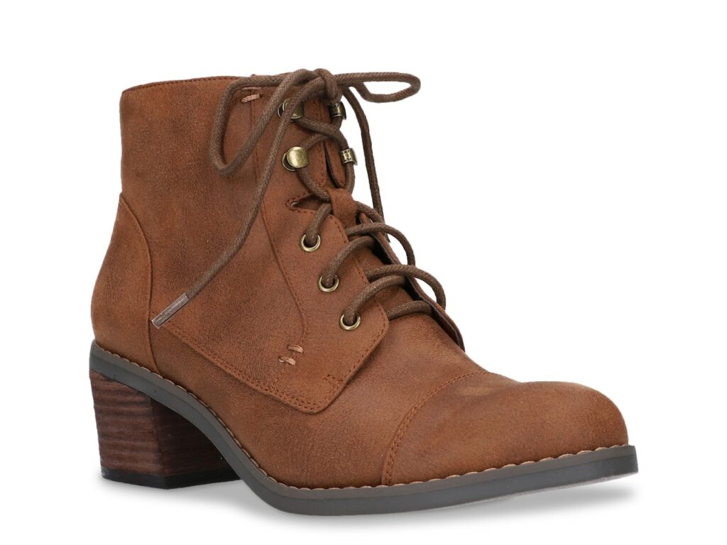 brown boots with a medium heel 