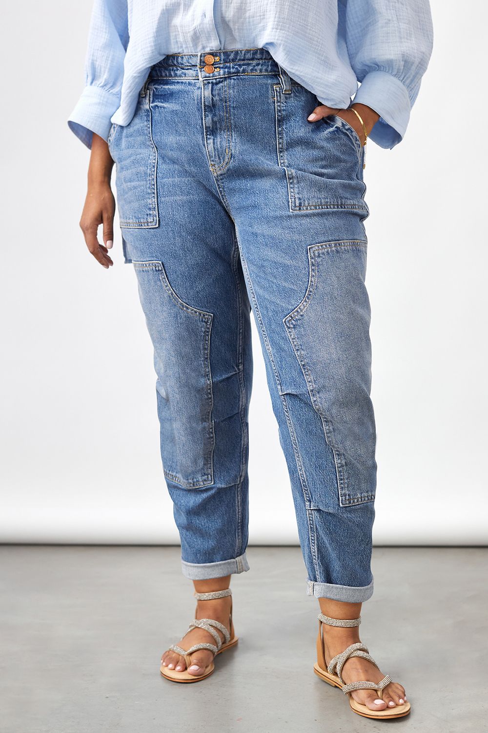 If you are looking for a few more plus size pairs of jeans, then you have to check out the newly launched Pilcro denim from Anthropologie! Sustainable, up through a size 26, and stylish? Sign us up!