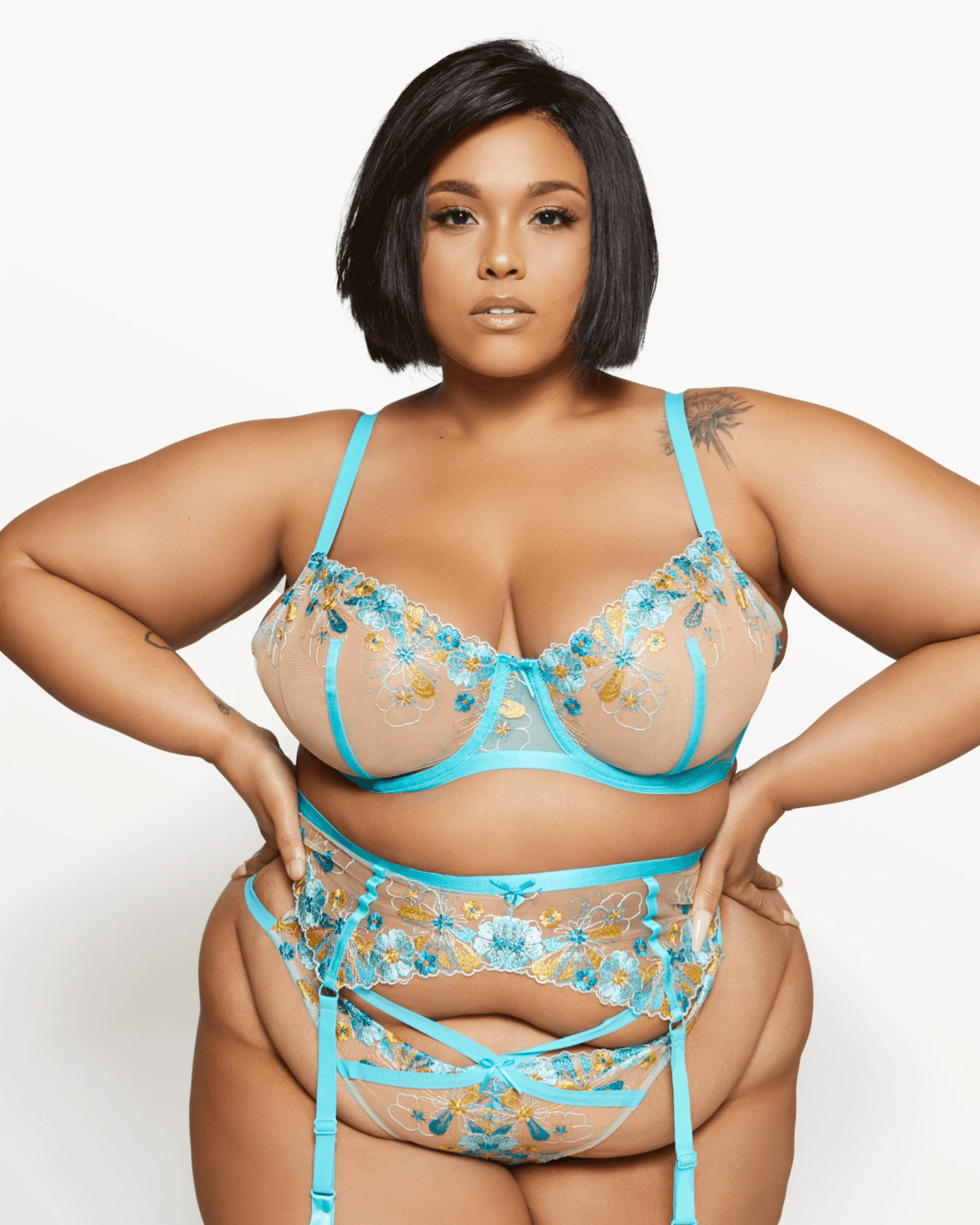 Love, Vera Embroidered Floral 3 Piece Garter Set Blue Curacao Curvy