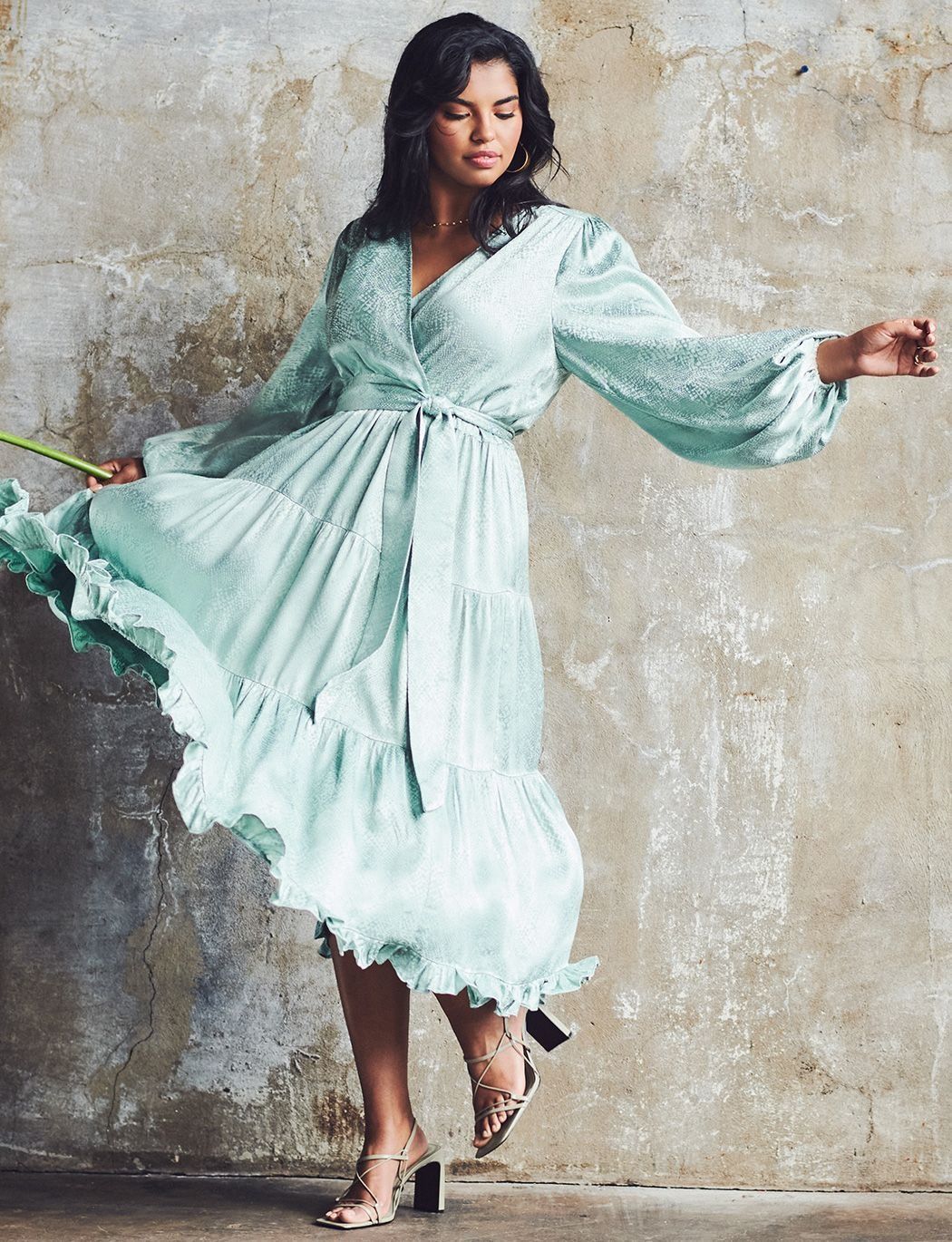 satin surplus tiered dress