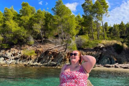 @kirstyleannetravels - fat travel tips